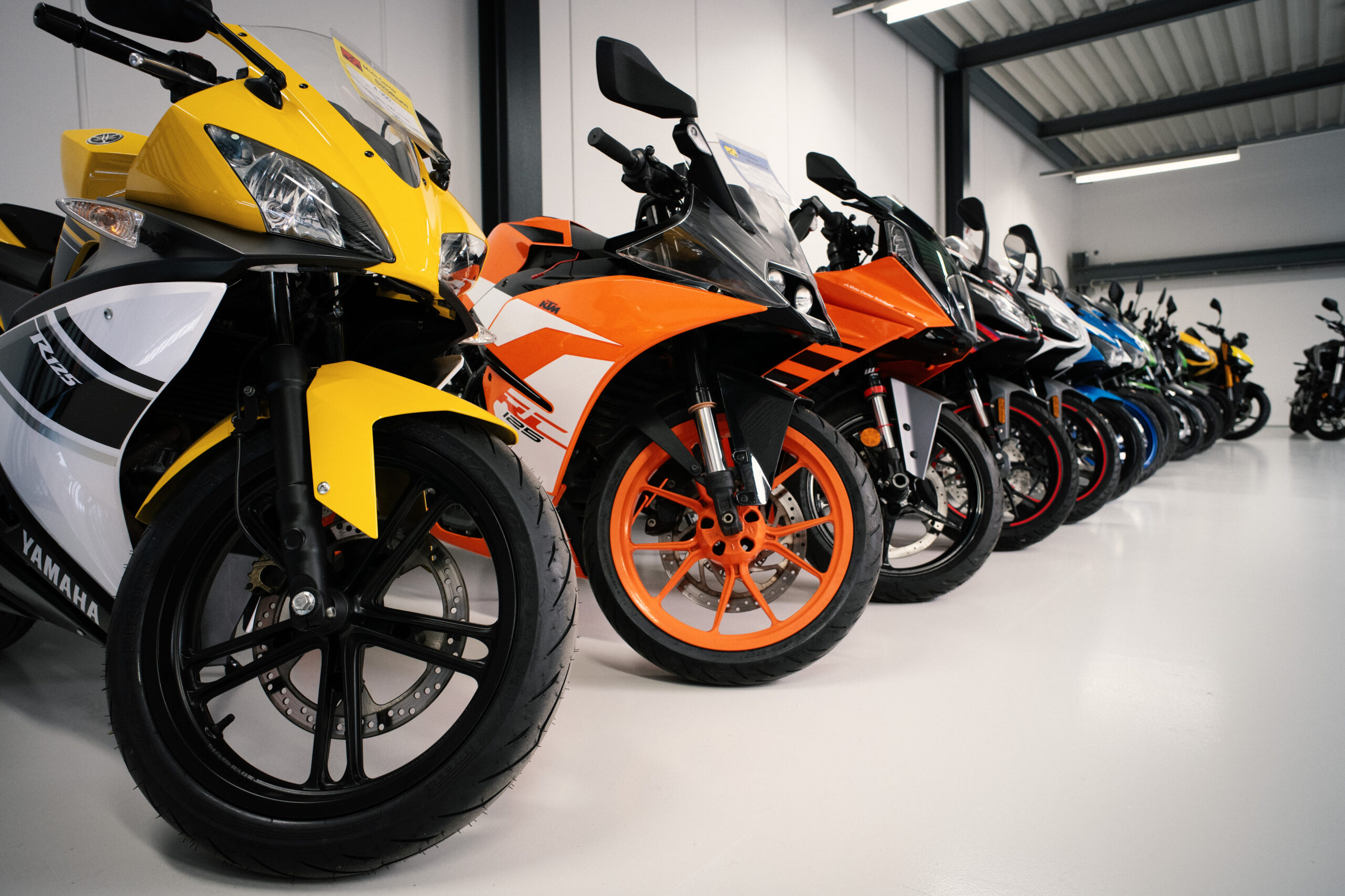 125 ccm - ab 16 Jahren